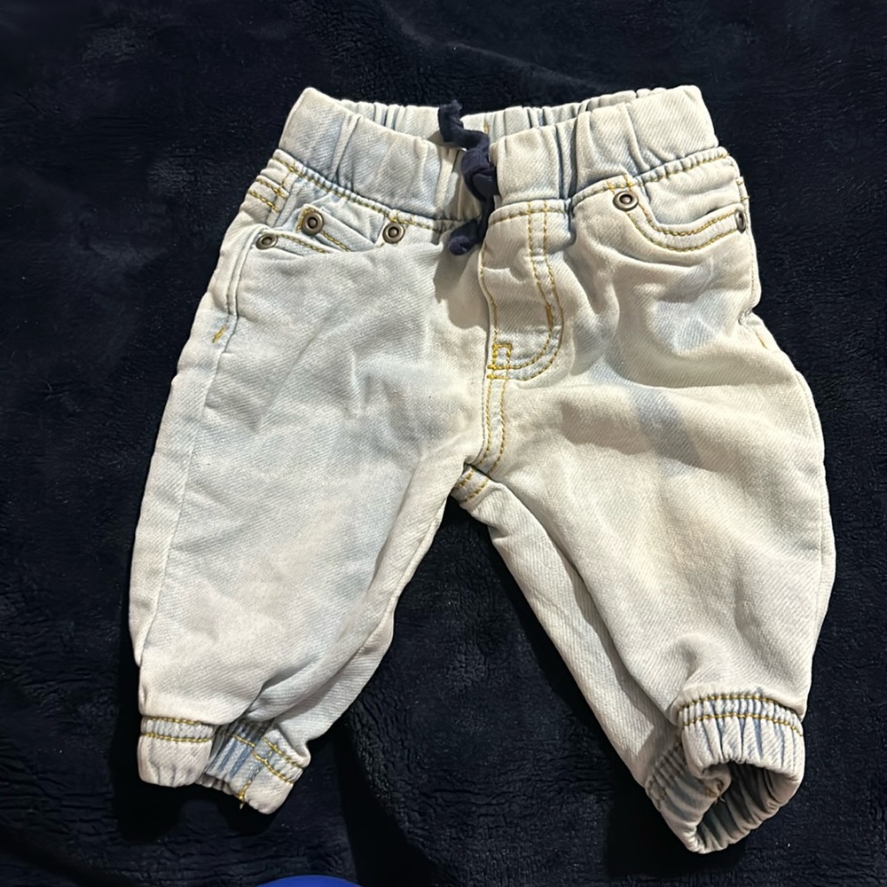 Jeans but jeggings material. Boy size 3 mths